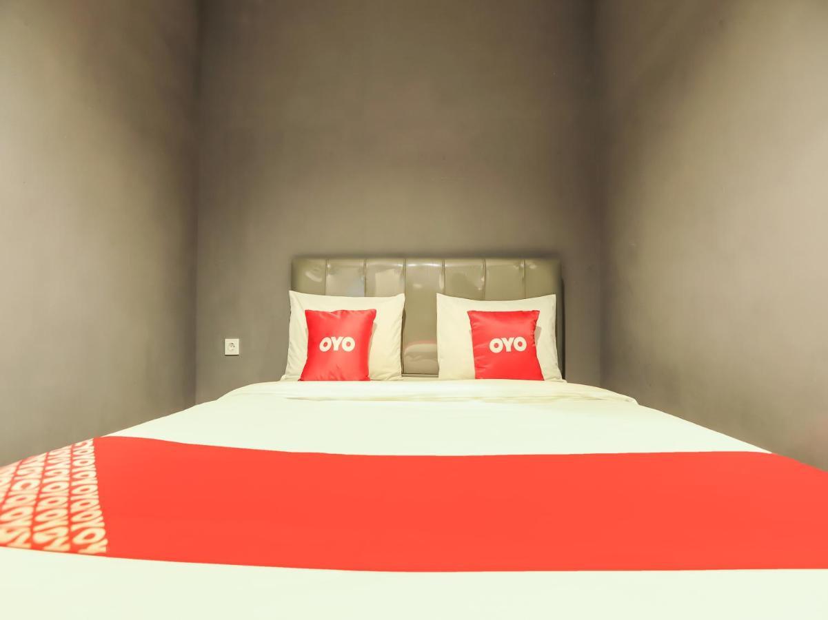 Oyo 3492 Mandala Residence Medan Kültér fotó