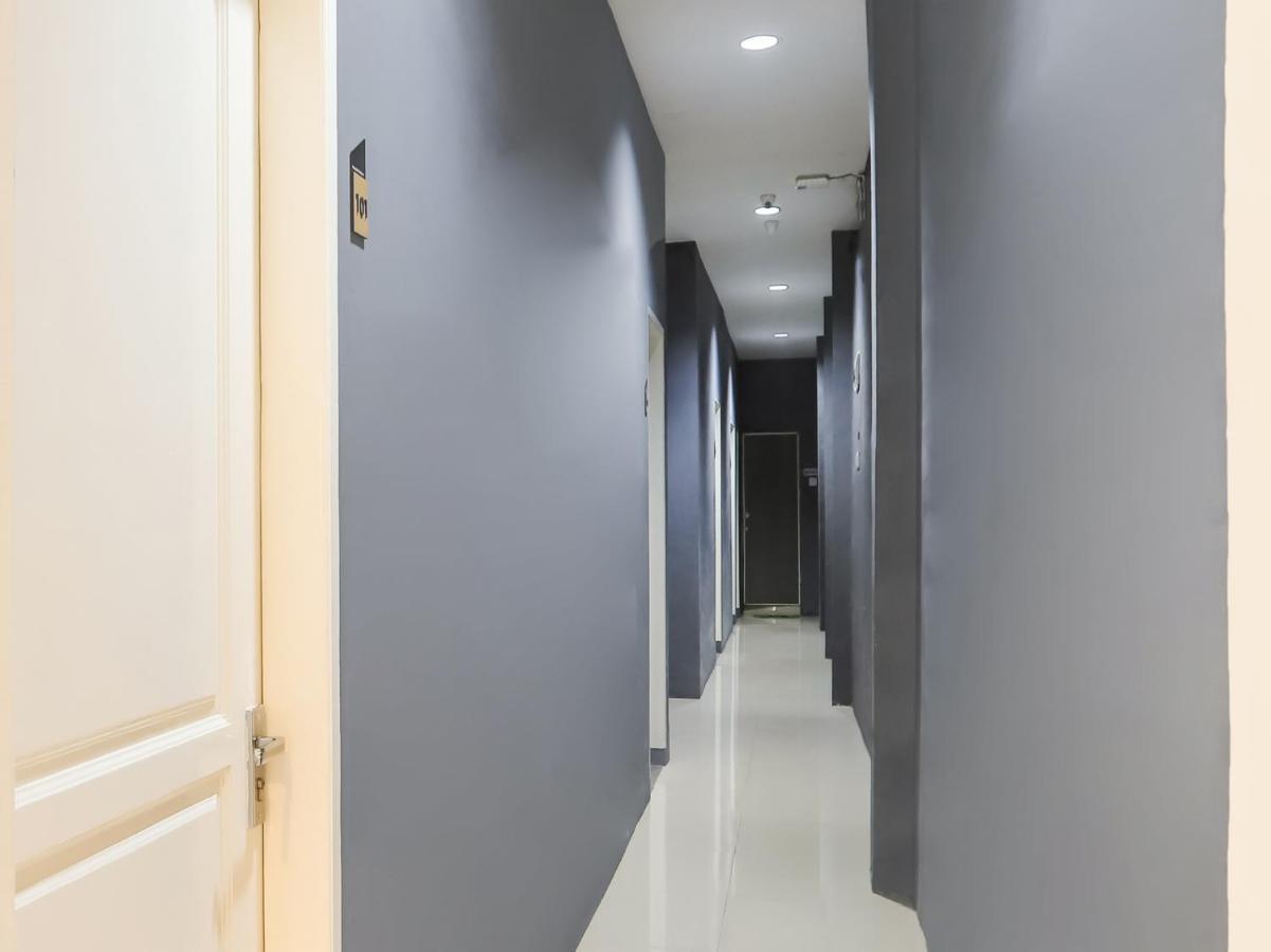 Oyo 3492 Mandala Residence Medan Kültér fotó