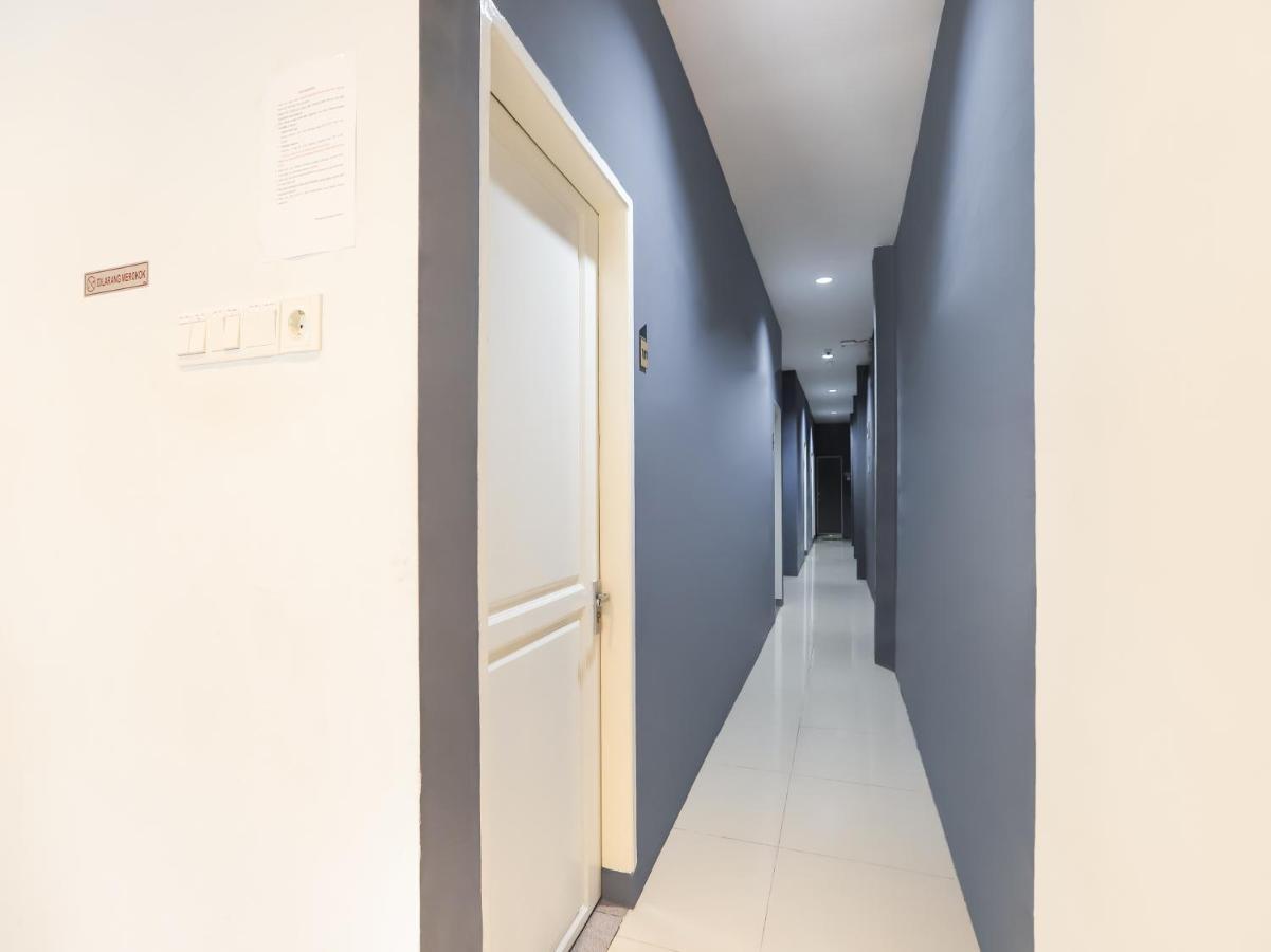 Oyo 3492 Mandala Residence Medan Kültér fotó